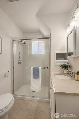 251 Meadow Avenue N, Renton, WA 98057