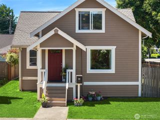 251 Meadow Avenue N, Renton, WA 98057