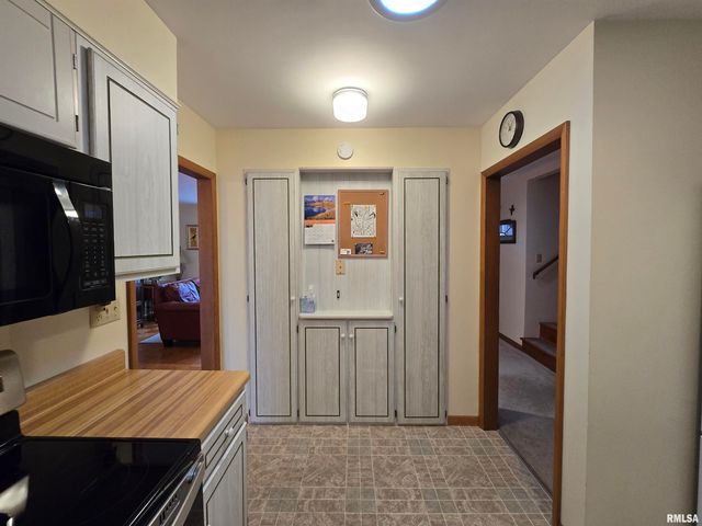 567 UNION GROVE Road, Carbondale, IL 62901