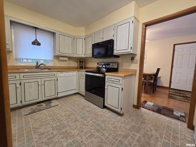 567 UNION GROVE Road, Carbondale, IL 62901