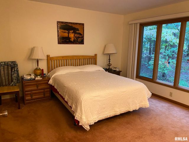 567 UNION GROVE Road, Carbondale, IL 62901