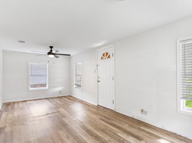 3320 Brooks Avenue, Bay City, TX 77414