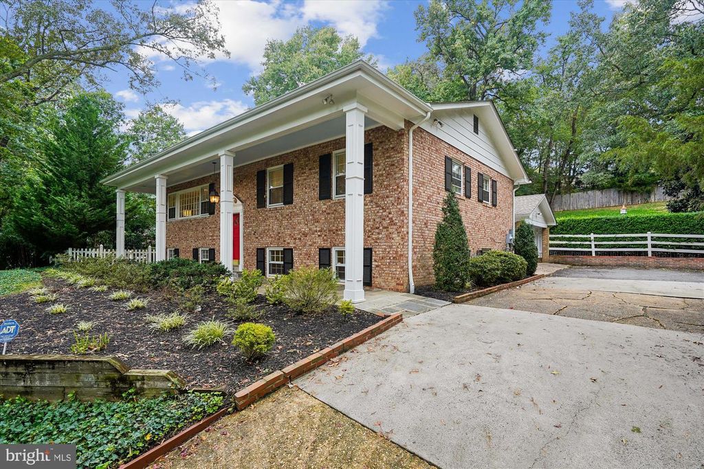 1616 SHERWOOD HALL LN, Alexandria, VA 22306