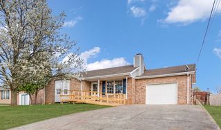 1419 Janet Way Dr, Clarksville, TN 37042