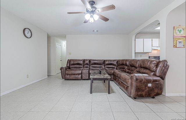8050 Chestnut Cape, Converse, TX 78109