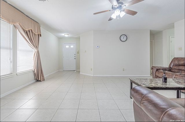 8050 Chestnut Cape, Converse, TX 78109