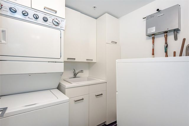 1111 SW 1st Ave PH3920, Miami, FL 33130