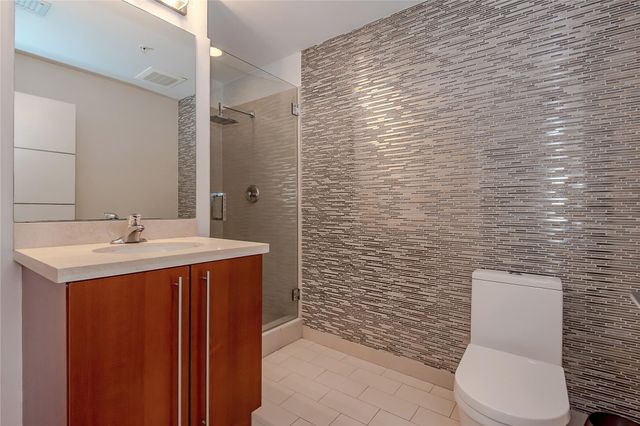 1111 SW 1st Ave PH3920, Miami, FL 33130