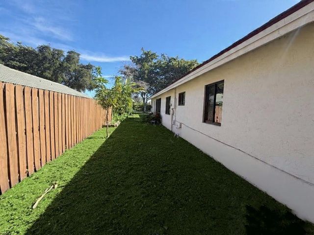 1512 NW 93rd Terrace, Coral Springs, FL 33071