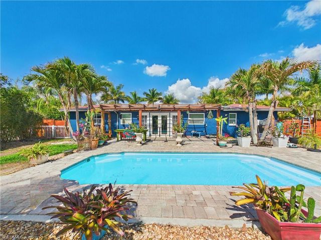 1704 Cascade WAY, North Fort Myers, FL 33917