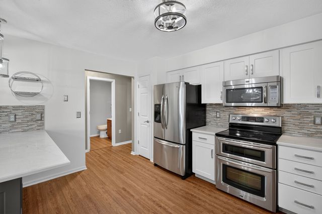 1320 E 17th Street, Norwalk, IA 50211