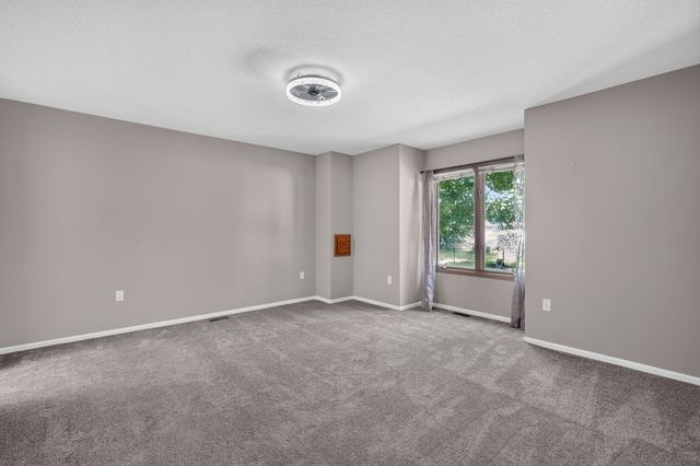 1320 E 17th Street, Norwalk, IA 50211