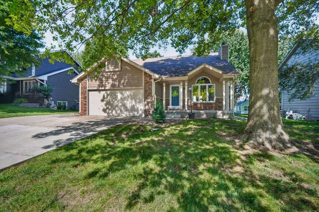1320 E 17th Street, Norwalk, IA 50211