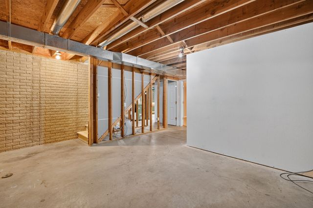 1320 E 17th Street, Norwalk, IA 50211