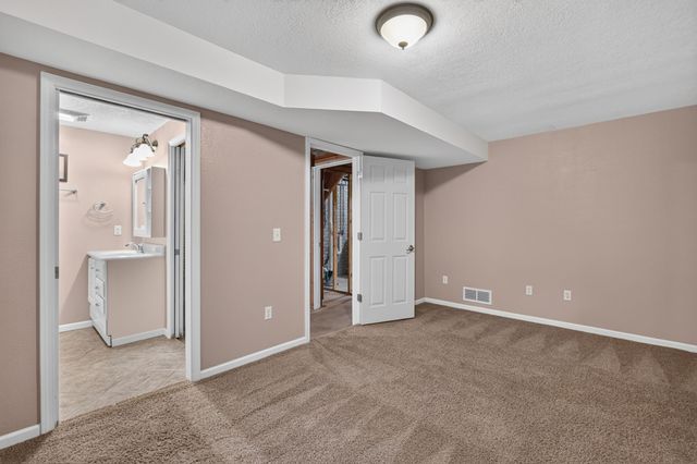 1320 E 17th Street, Norwalk, IA 50211