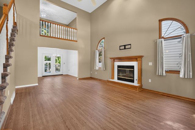 1320 E 17th Street, Norwalk, IA 50211