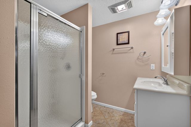 1320 E 17th Street, Norwalk, IA 50211