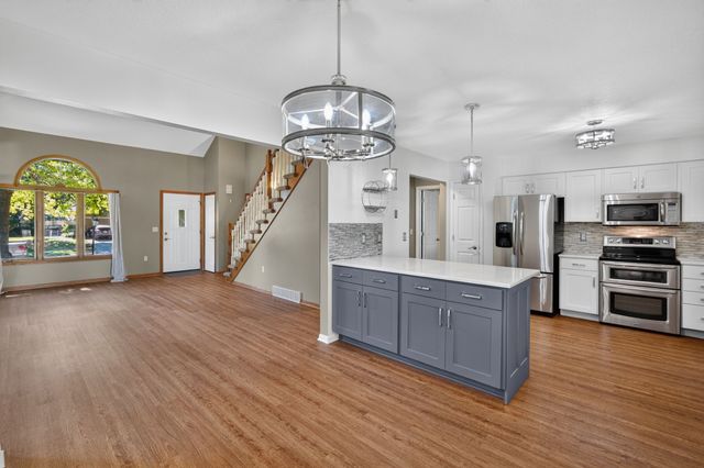 1320 E 17th Street, Norwalk, IA 50211