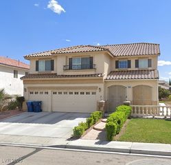 7949 Mosaic Harbor Avenue, Las Vegas, NV 89117