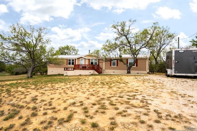 157 County Road 5635, Castroville, TX 78009