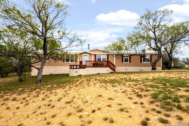 157 County Road 5635, Castroville, TX 78009