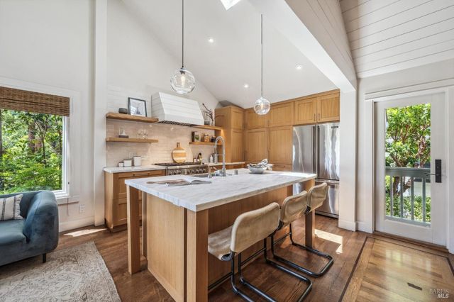 133 Ward St, Larkspur, CA 94939