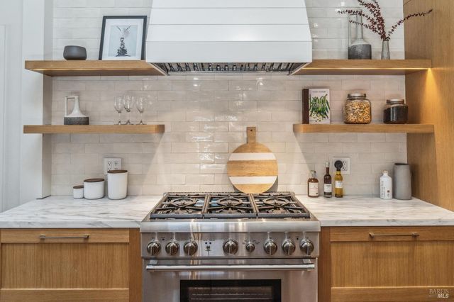 133 Ward St, Larkspur, CA 94939