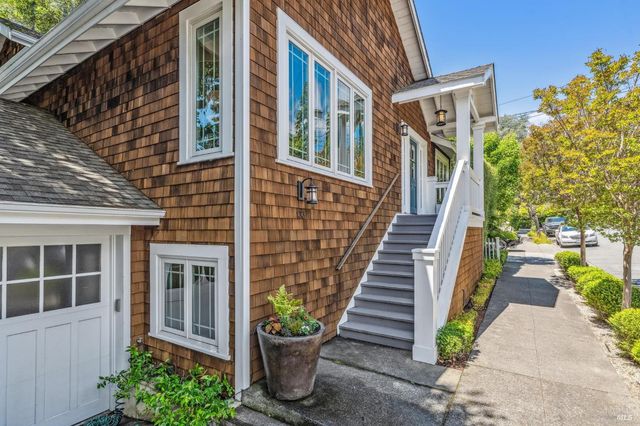 133 Ward St, Larkspur, CA 94939