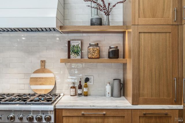 133 Ward St, Larkspur, CA 94939