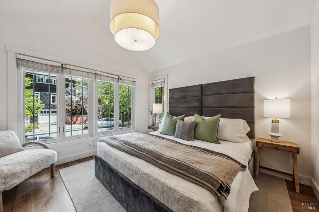 133 Ward St, Larkspur, CA 94939