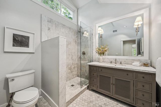 133 Ward St, Larkspur, CA 94939