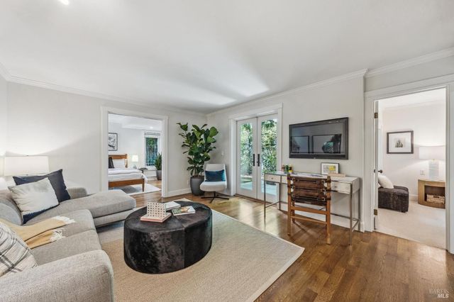 133 Ward St, Larkspur, CA 94939