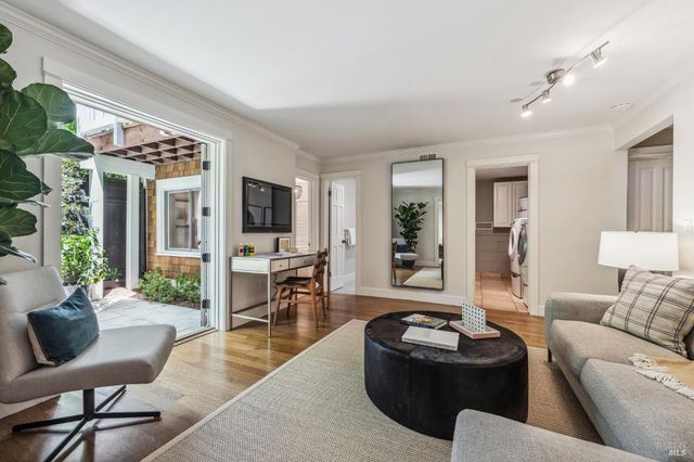 133 Ward St, Larkspur, CA 94939