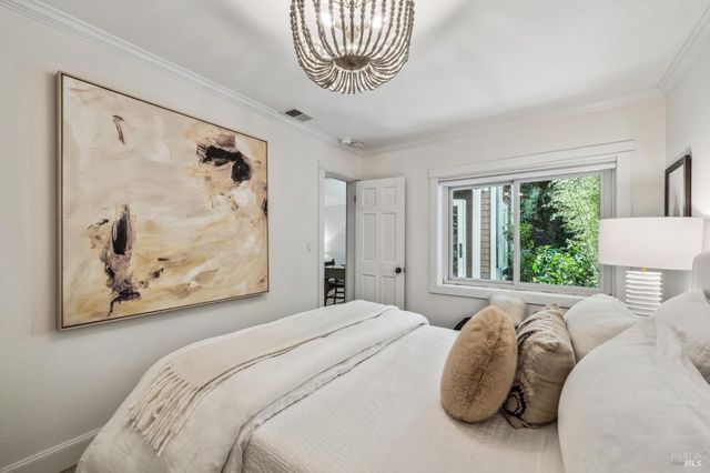 133 Ward St, Larkspur, CA 94939