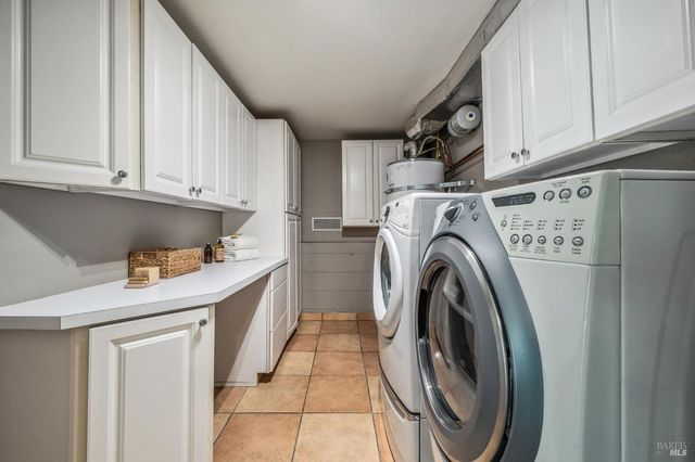 133 Ward St, Larkspur, CA 94939