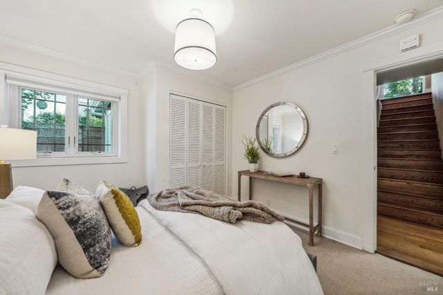 133 Ward St, Larkspur, CA 94939