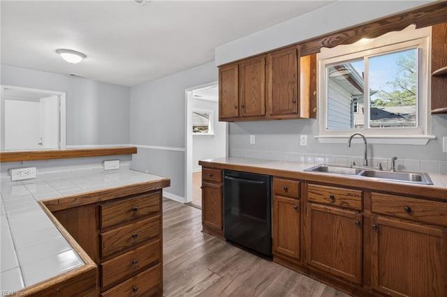 486 Leslie TER, Virginia Beach, VA 23452