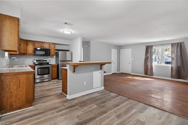 486 Leslie TER, Virginia Beach, VA 23452