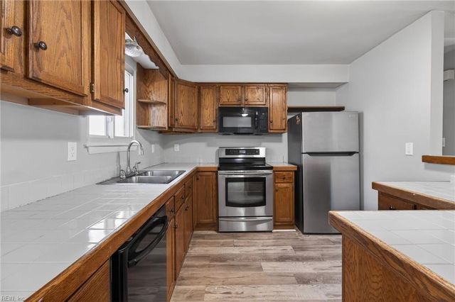 486 Leslie TER, Virginia Beach, VA 23452