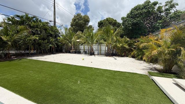 3800 NW 12th St, Miami, FL 33126