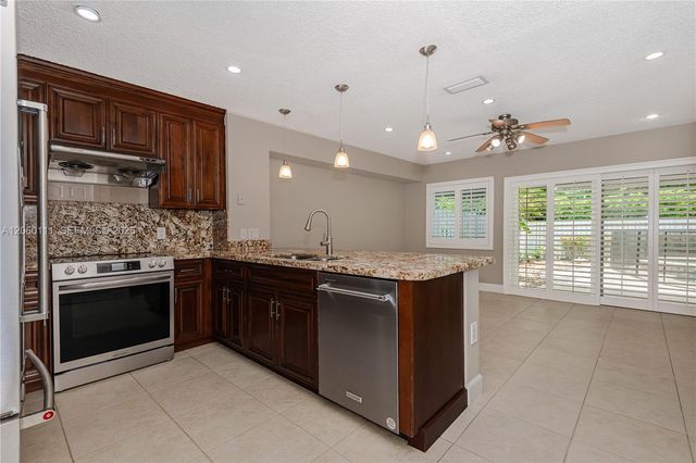 1397 Harbour Side Dr, Weston, FL 33326