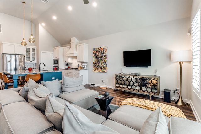 2220 Rook Drive, Dallas, TX 75211