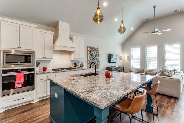 2220 Rook Drive, Dallas, TX 75211