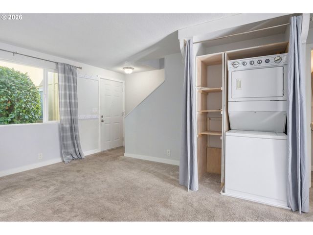 1933 W 17TH Ave B, Eugene, OR 97402