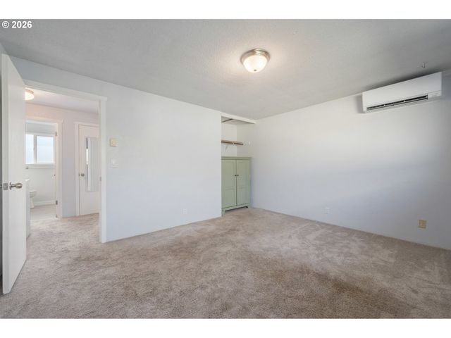 1933 W 17TH Ave B, Eugene, OR 97402