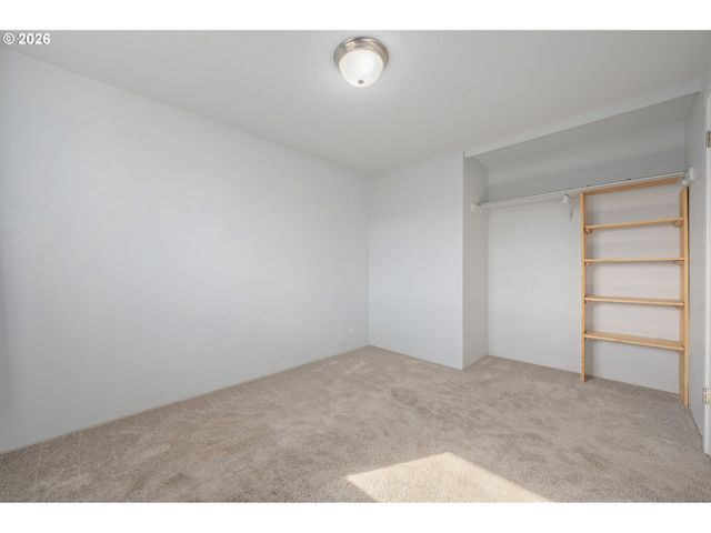 1933 W 17TH Ave B, Eugene, OR 97402