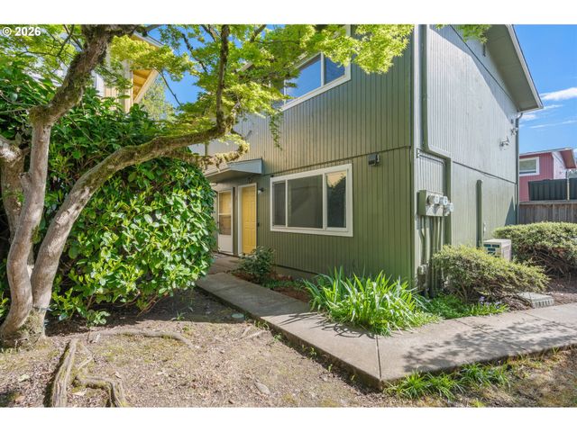 1933 W 17TH Ave B, Eugene, OR 97402