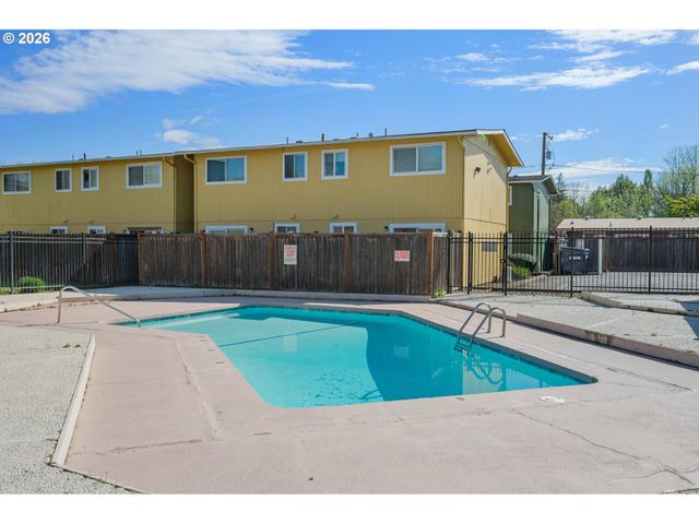 1933 W 17TH Ave B, Eugene, OR 97402