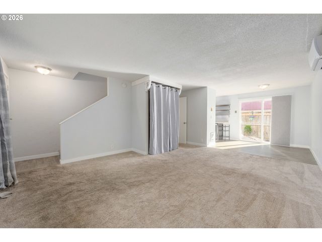 1933 W 17TH Ave B, Eugene, OR 97402