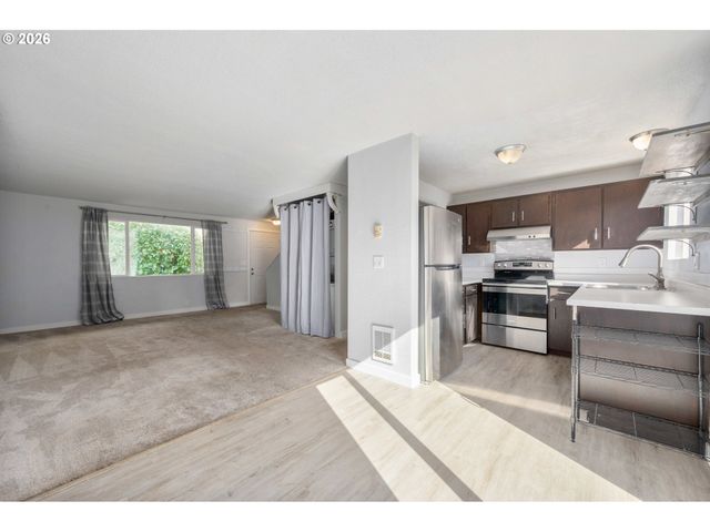 1933 W 17TH Ave B, Eugene, OR 97402